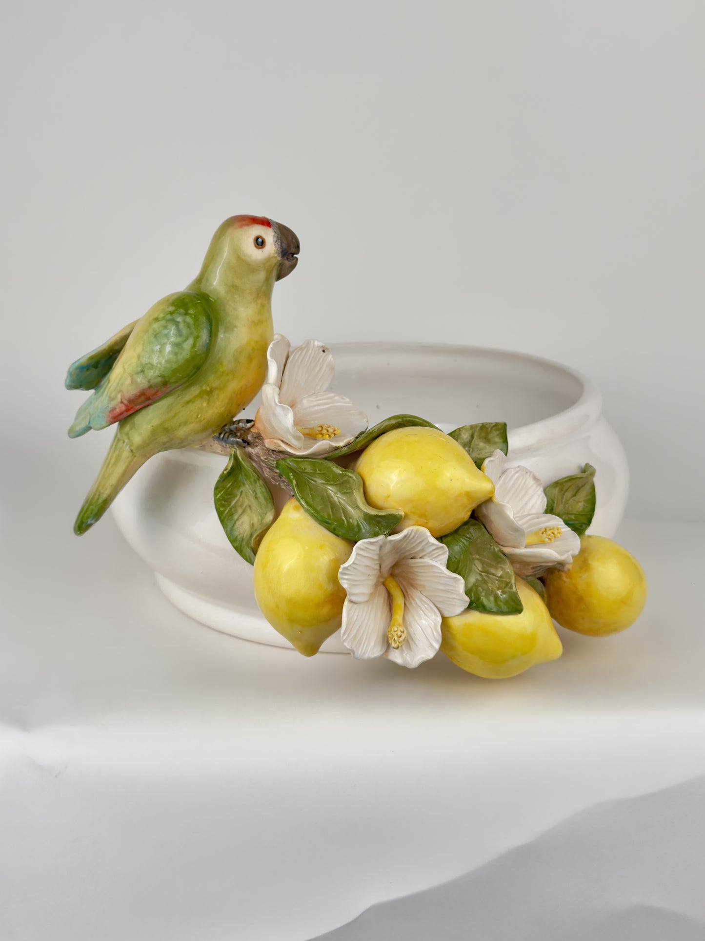 Cachepot de Cerâmica Limões, Hibiscos e Papagaio