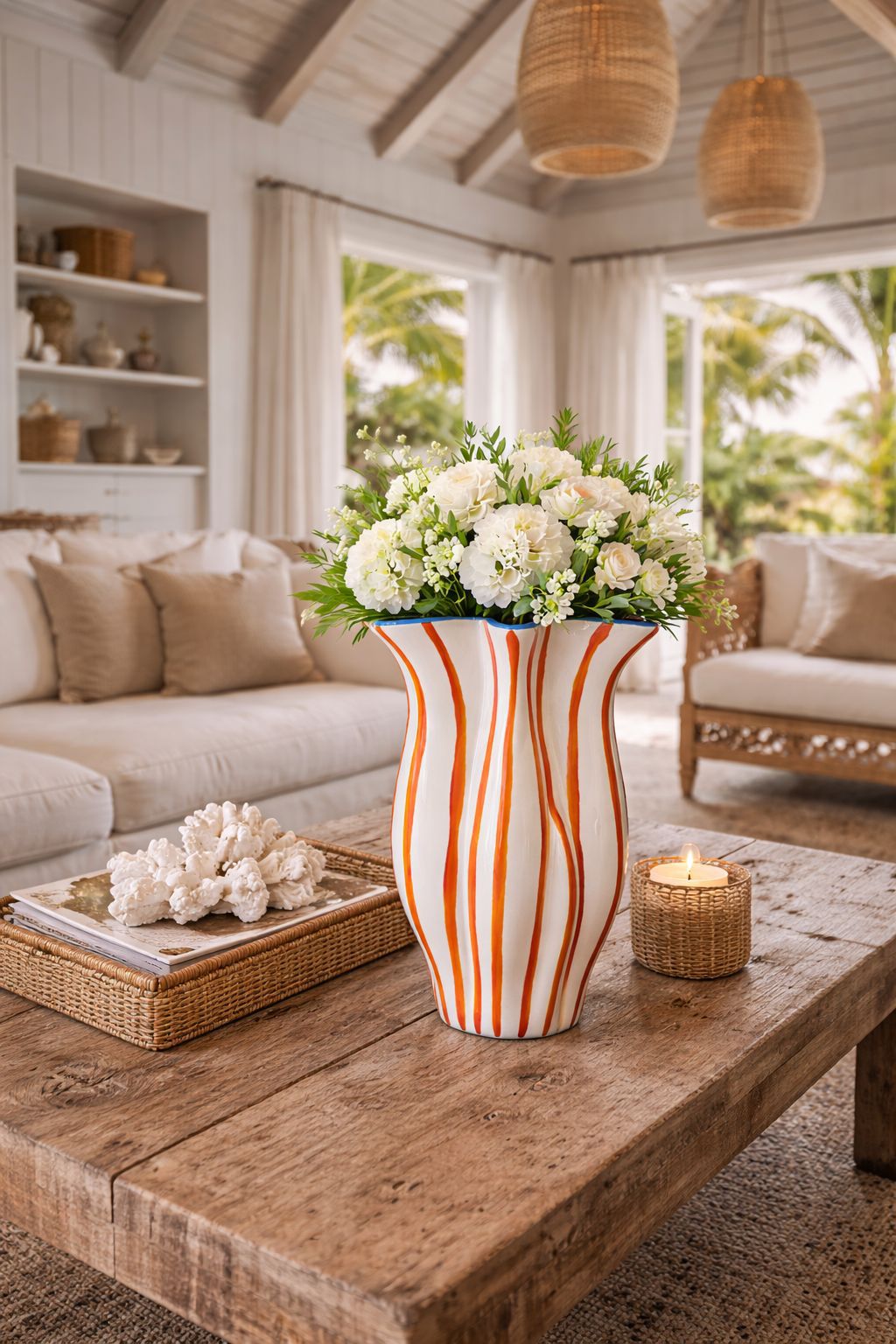 Vaso em Cerâmica Listrado com Borda Orgânica