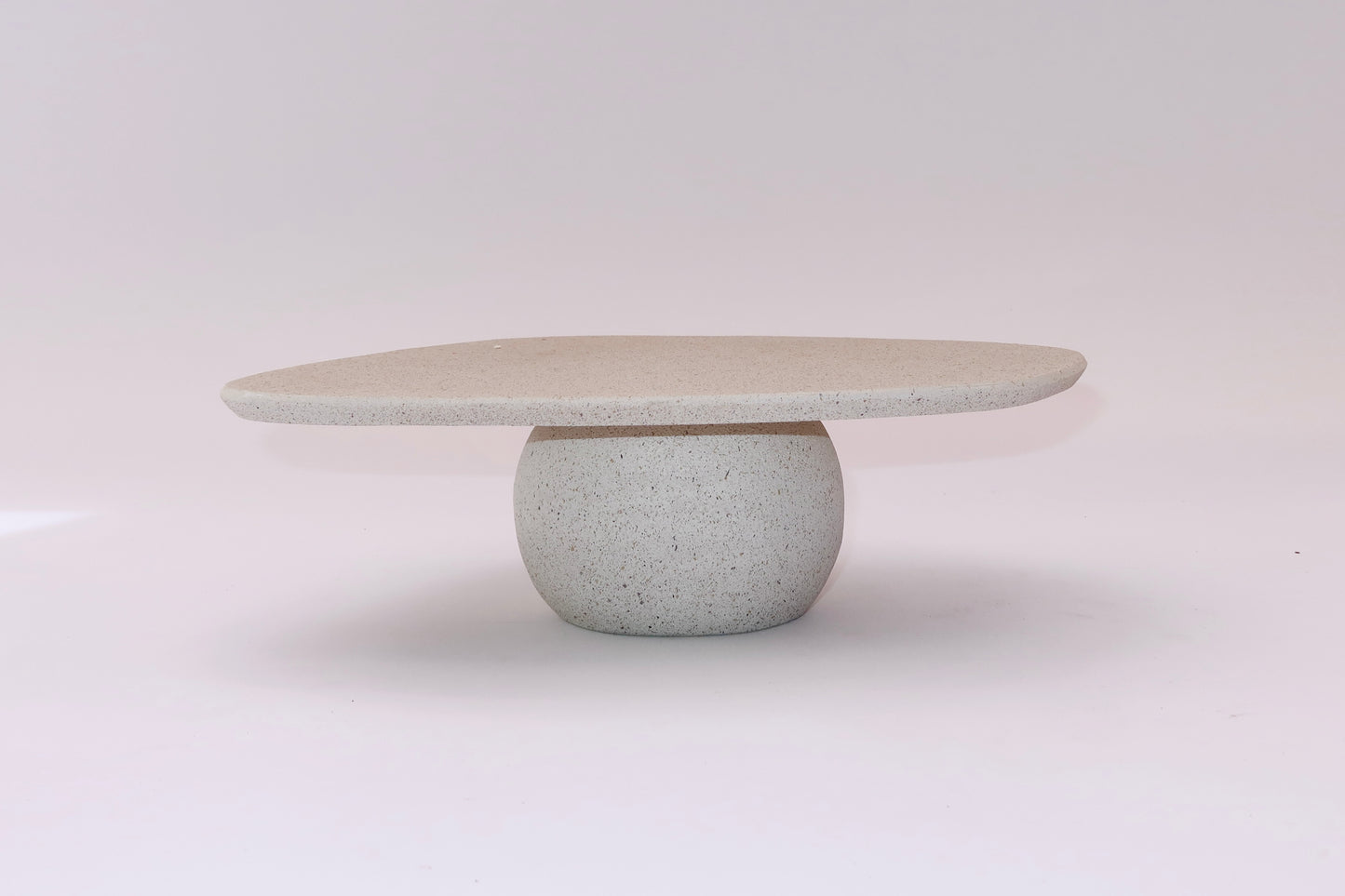 Centro de Mesa em Poliresina Textura Granitada