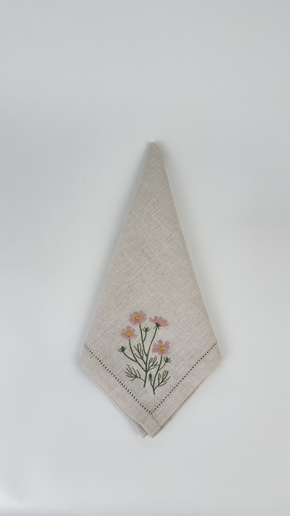 Guardanapo em Linho Cru Bordado Flores do Campo