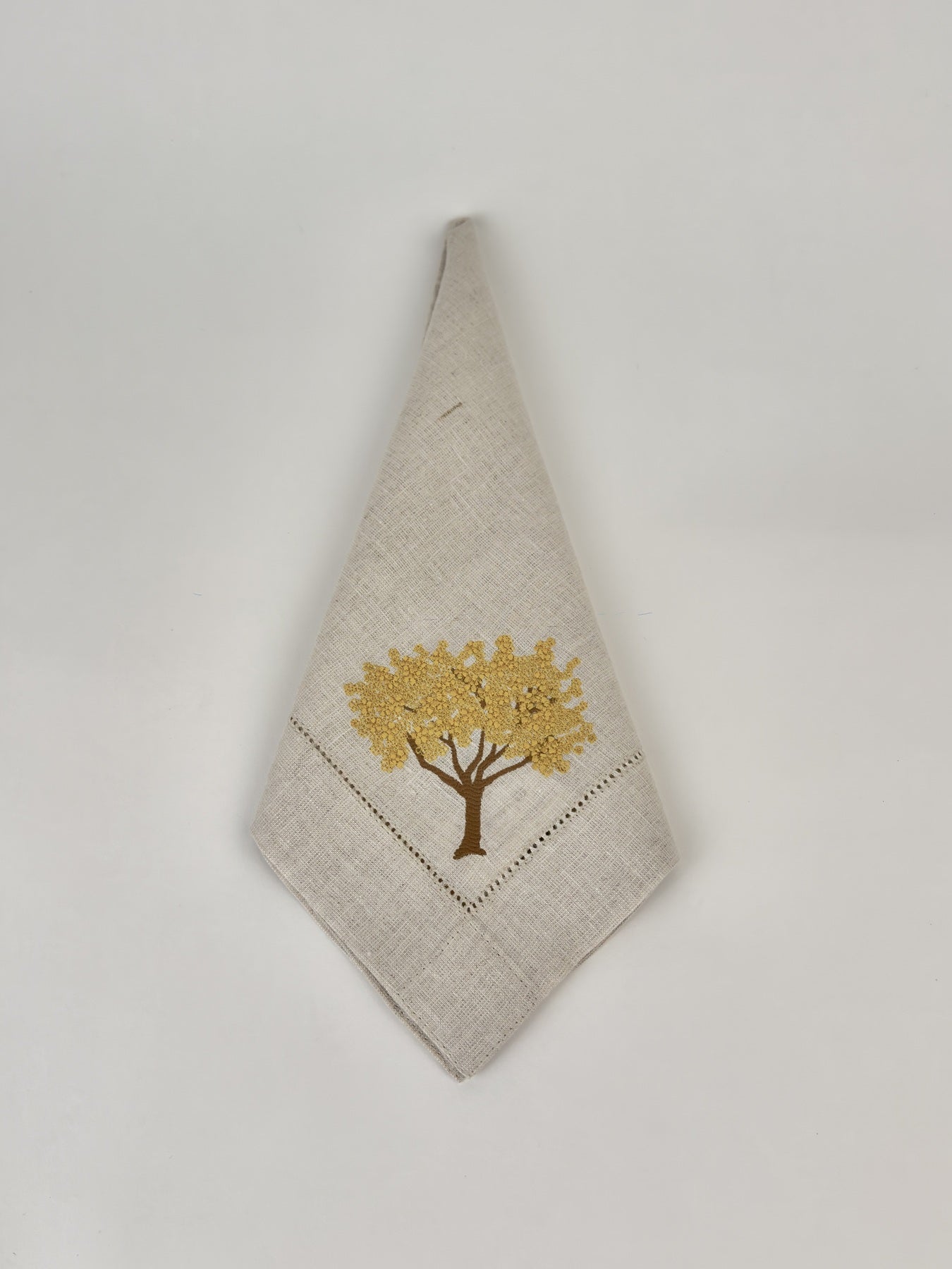 Guardanapo em Linho Cru Bordado Ipê