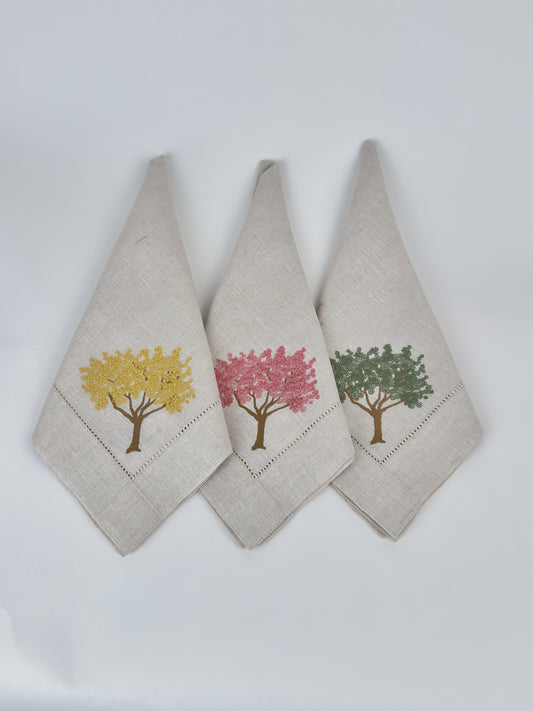 Guardanapo em Linho Cru Bordado Ipê