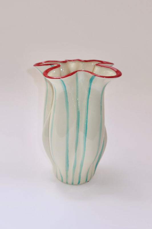 Vaso em Cerâmica Listrado com Borda Orgânica
