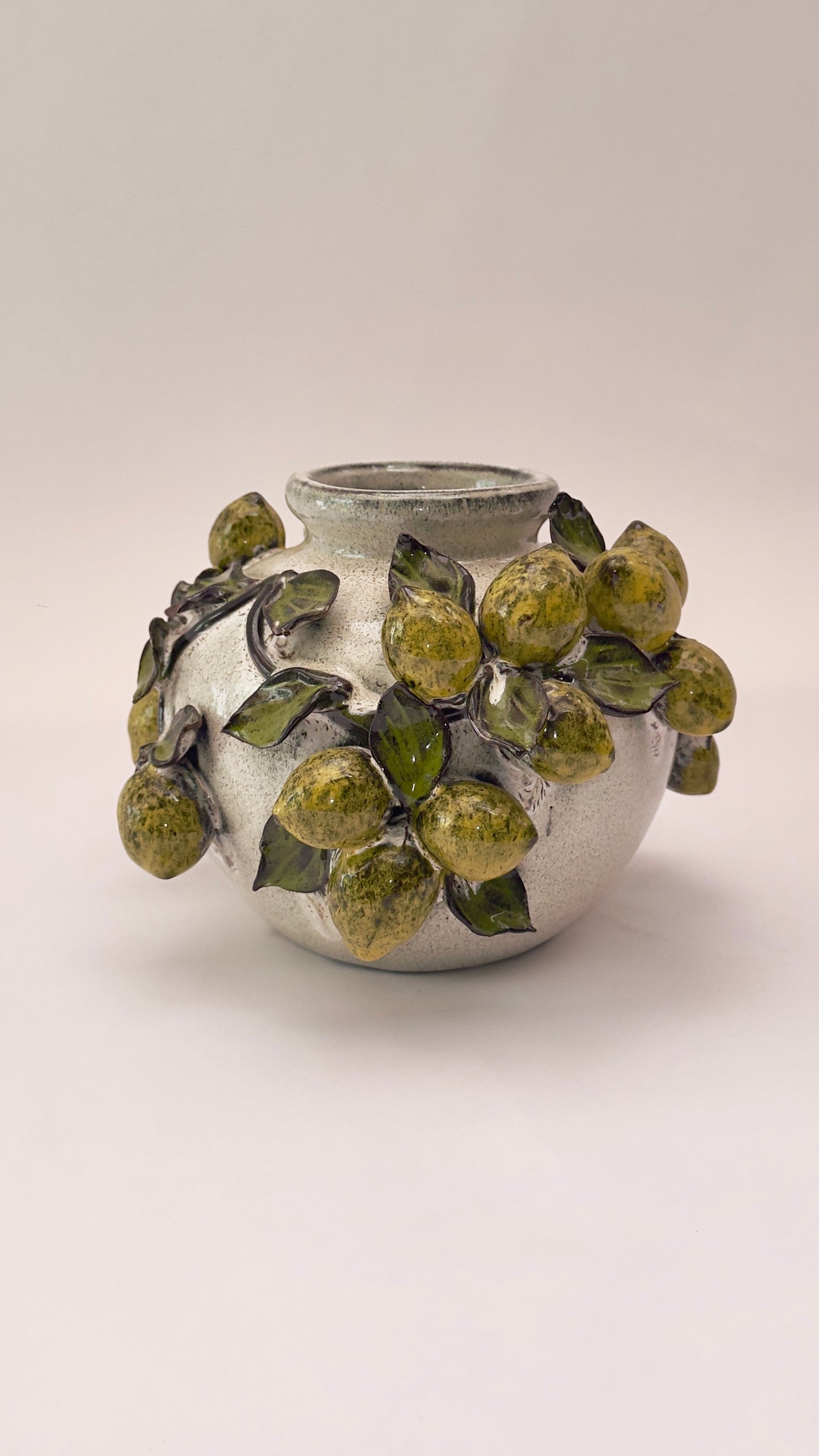 Vaso Decorativo em Cerâmica Artesanal com Relevo Limão Siciliano