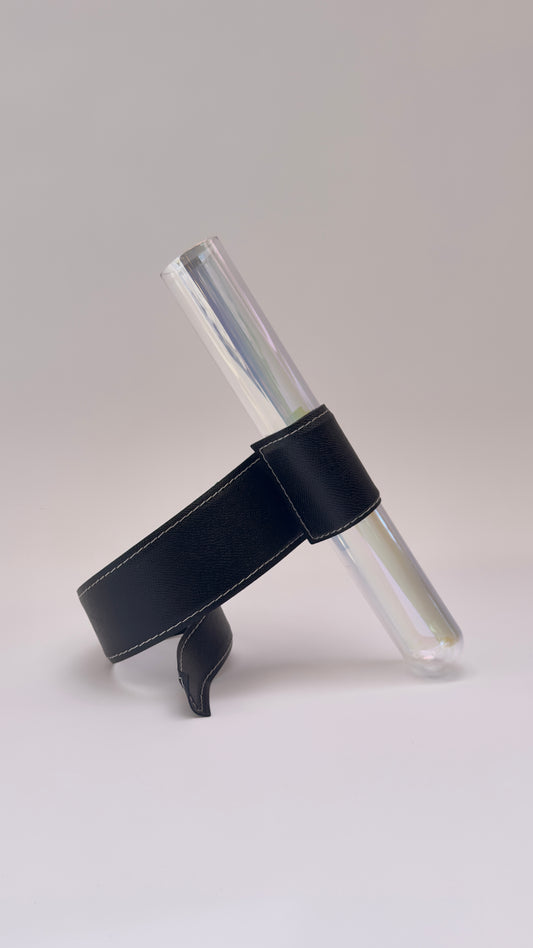 Vaso Solitário Suspenso em Couro Sintético