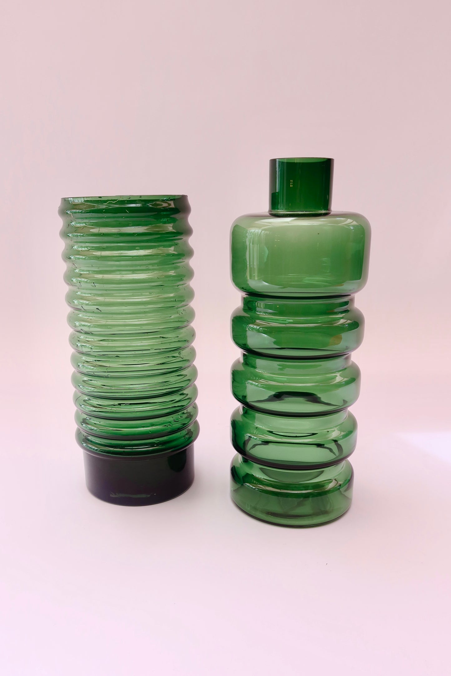 Vaso em Vidro Translúcido Design Escalonado