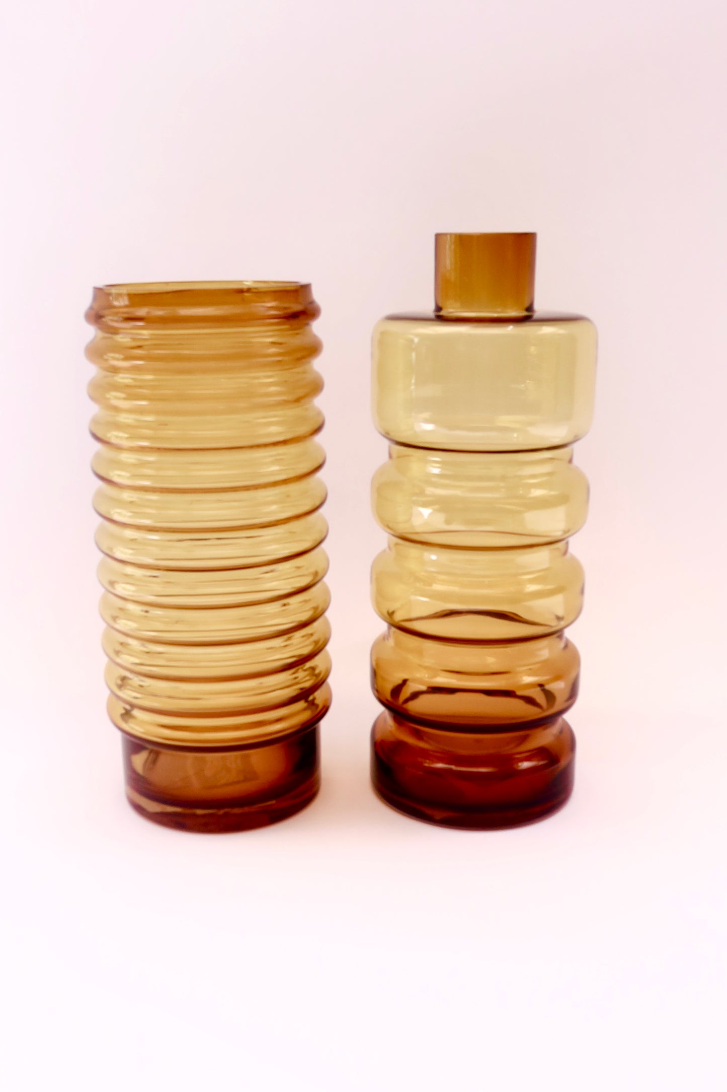 Vaso em Vidro Translúcido Design Escalonado